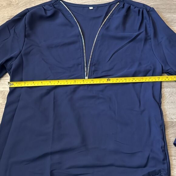 Medium Navy Top. Zipper front. Nice top. - Picture 3 of 5